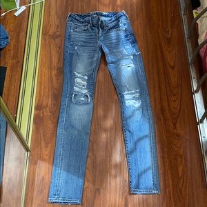 Destroys American Eagle skinny jeans